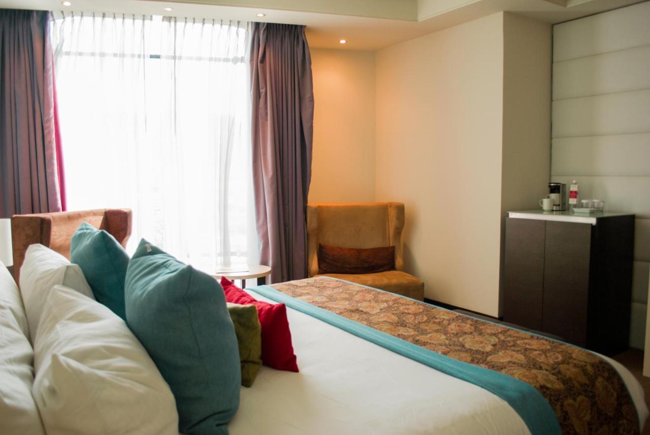 Hesperia Wtc Valencia Hotel Buitenkant foto