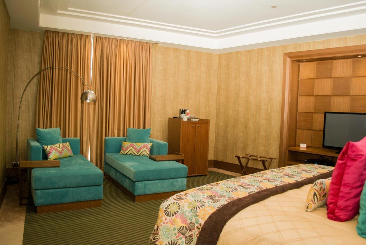 Hesperia Wtc Valencia Hotel Buitenkant foto