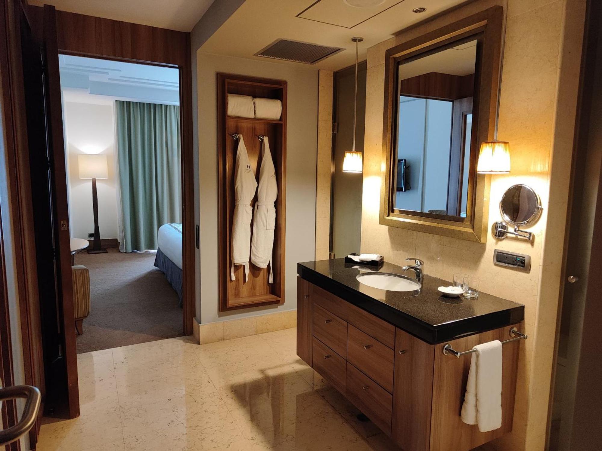 Hesperia Wtc Valencia Hotel Buitenkant foto
